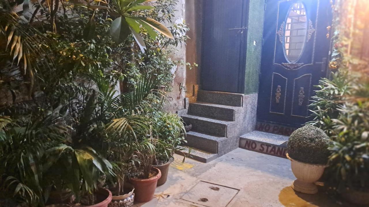 Sufi Khandar Home Stay Ню Делхи Екстериор снимка